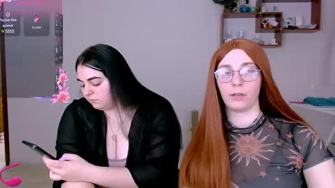 Snapshot of ellies_8 chatting on February 21, 2025, 4:37 pm Ellie online show from February 21, 2025, 4:37 pm