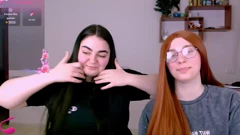 Snapshot of ellies_8 chatting on February 26, 2025, 3:19 pm Ellie online show from February 26, 2025, 3:19 pm