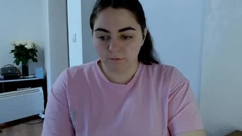 Snapshot of ellies_8 chatting on April 27, 2026, 7:39 am Ellie online show from April 27, 2026, 7:39 am