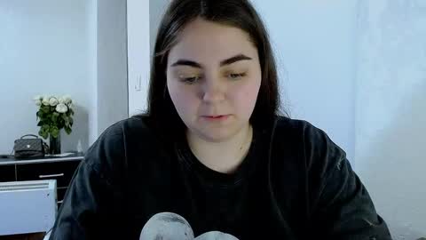 Snapshot of ellies_8 chatting on April 30, 2026, 5:58 am Ellie online show from April 30, 2026, 5:58 am