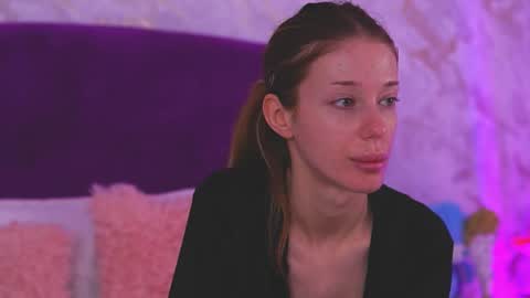 EllinaNuria online show from March 28, 2026, 5:29 am