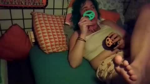Elliohh online show from May 1, 2026, 4:50 am