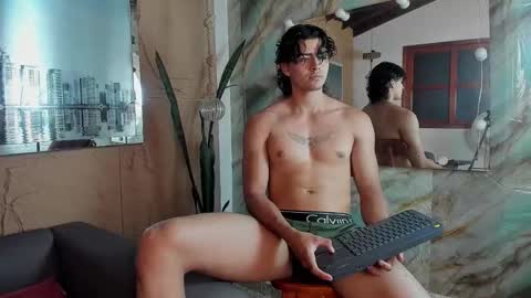 Elloit Colton online show from November 29, 2025, 8:12 pm