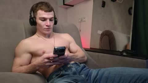 elliot_muscle04 online show from January 19, 2026, 4:00 pm