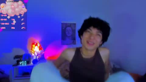 Snapshot of elliotvolkov chatting on June 17, 2026, 4:37 am elliotvolkov online show from June 17, 2026, 4:37 am