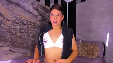 Ellis  online show from September 24, 2025, 2:26 am