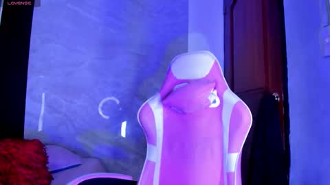 Ellis  online show from November 4, 2025, 10:20 pm