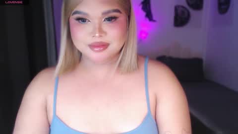 Snapshot of ellise_husson chatting on May 5, 2026, 3:42 pm Ellise online show from May 5, 2026, 3:42 pm
