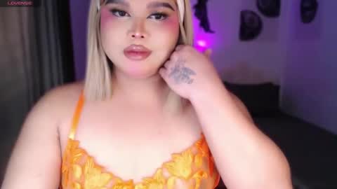 Snapshot of ellise_husson chatting on May 11, 2026, 8:17 pm Ellise online show from May 11, 2026, 8:17 pm