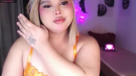 Snapshot of ellise_husson chatting on May 14, 2026, 10:27 pm Ellise online show from May 14, 2026, 10:27 pm