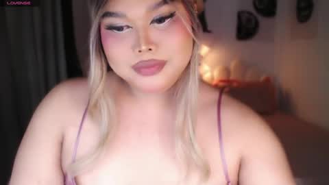 Ellise online show from July 18, 2026, 3:27 pm