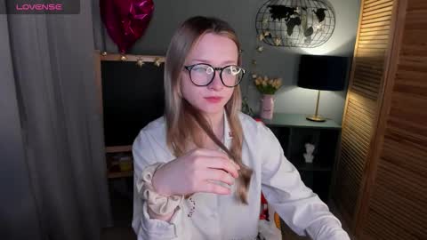 elliup online show from October 12, 2025, 1:37 am