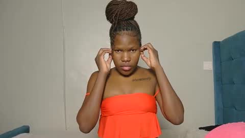 elllanna online show from April 24, 2026, 9:45 am