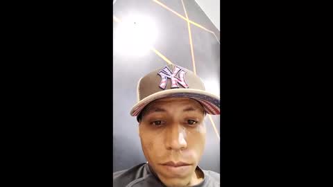 elloboperr0_18 online show from April 14, 2026, 8:48 pm