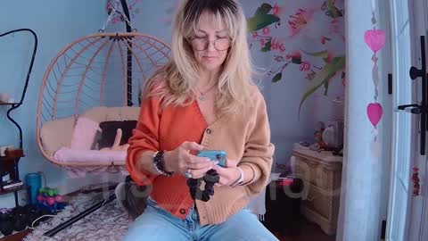 Ella Bella Bo Bella online show from January 25, 2025, 6:13 pm