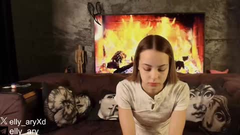 elly_ary online show from February 11, 2026, 10:26 pm