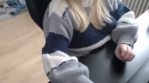 Elly online show from September 27, 2025, 9:25 am