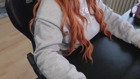 Elly online show from October 31, 2025, 7:31 am