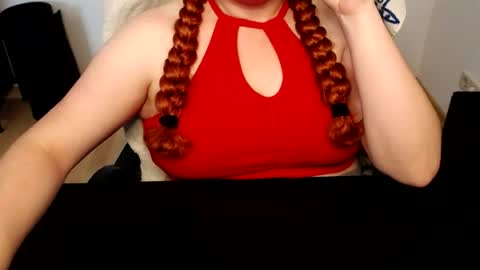 Snapshot of elly_petite chatting on July 7, 2026, 7:23 am Elly online show from July 7, 2026, 7:23 am