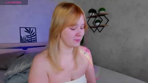 ellya_castro online show from October 6, 2025, 12:08 am