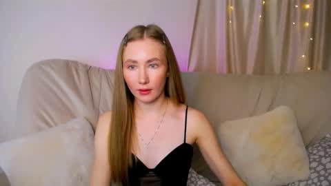 Elly online show from November 30, 2025, 2:59 am