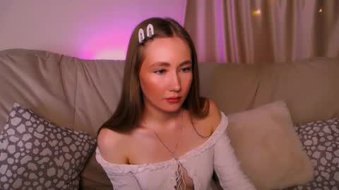  Elly  online show from February 6, 2026, 3:33 am