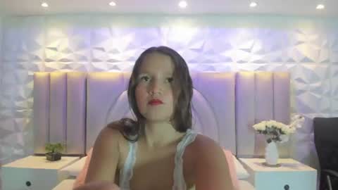Snapshot of ellye_evans_ chatting on June 12, 2026, 11:20 am Ellye online show from June 12, 2026, 11:20 am