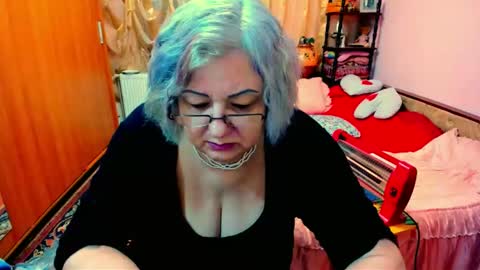 ellyhot53 online show from January 4, 2025, 2:56 pm