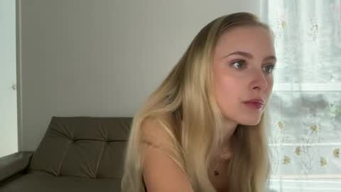 Snapshot of ellykeyofficial chatting on August 3, 2026, 1:16 pm ellykeyofficial online show from August 3, 2026, 1:16 pm