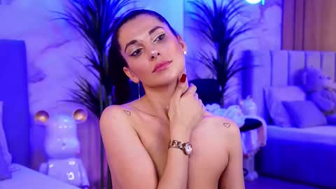 Elly online show from October 23, 2025, 8:07 pm