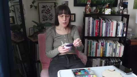 Elly Naomi online show from February 6, 2026, 4:10 pm