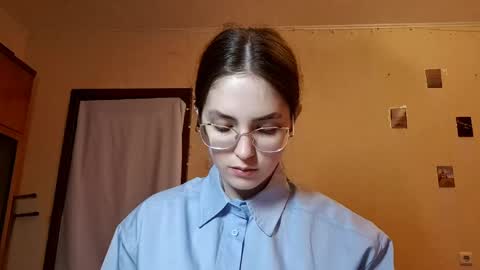 Kate online show from April 20, 2026, 1:36 pm