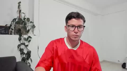 elnenedearg online show from April 3, 2026, 1:58 am