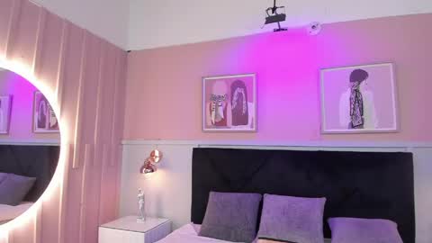 Elodie  online show from May 29, 2026, 12:03 pm