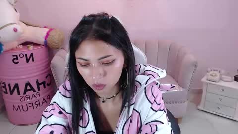 Elody  online show from February 11, 2025, 3:29 am