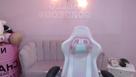 Elody  online show from March 1, 2025, 3:32 am