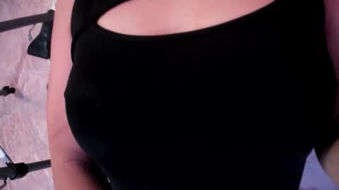 EloiseQuinn online show from September 23, 2025, 1:58 pm