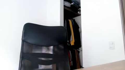 elosocazador online show from February 12, 2025, 12:12 pm