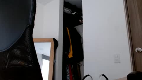 elosocazador online show from February 21, 2025, 10:37 pm