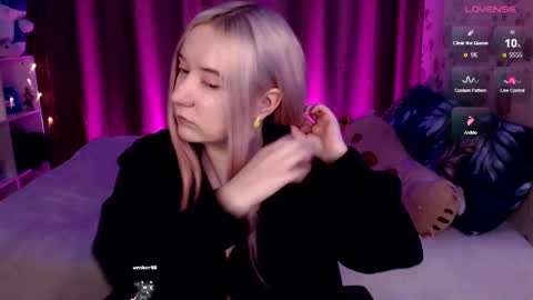 Ela give me a thumbs up if you like it  and this is important for the development of the account online show from December 20, 2024, 7:28 pm