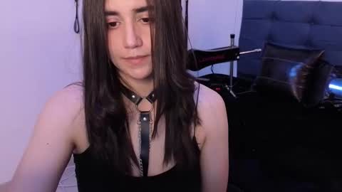 elowen_halley1 online show from October 21, 2025, 7:03 pm