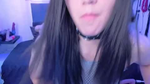 elowen_halley1 online show from November 3, 2025, 8:21 pm