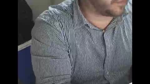 elpeladilla online show from November 22, 2025, 3:16 am