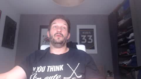 Snapshot of elpiloto05 chatting on July 16, 2026, 6:52 am Elpiloto online show from July 16, 2026, 6:52 am