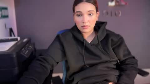  ELSA  online show from September 19, 2025, 7:58 pm