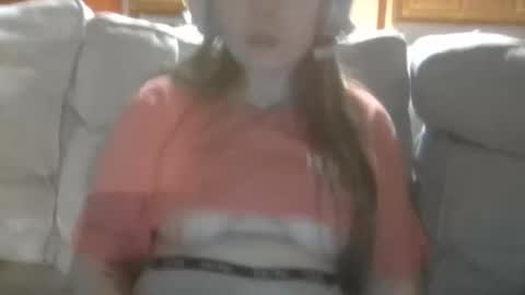 Elsie Rain online show from April 6, 2026, 6:14 am