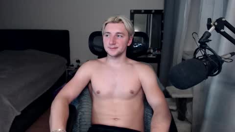 Elvin Vaenight online show from October 8, 2025, 10:40 pm