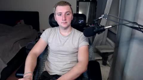 Elvin Vaenight online show from October 12, 2025, 11:37 pm