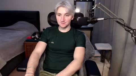 Elvin Vaenight online show from November 11, 2025, 10:32 pm