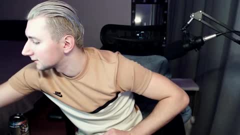 Elvin Vaenight online show from November 21, 2025, 11:03 pm